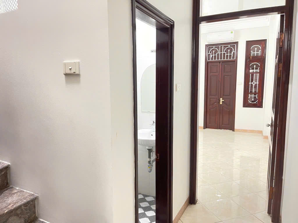 BÁN NHÀ NGỌC THỤY - VỊ TRÍ ĐẸP, 2 THOÁNG - Ở NGAY - 35M2 - 6,9 TỶ